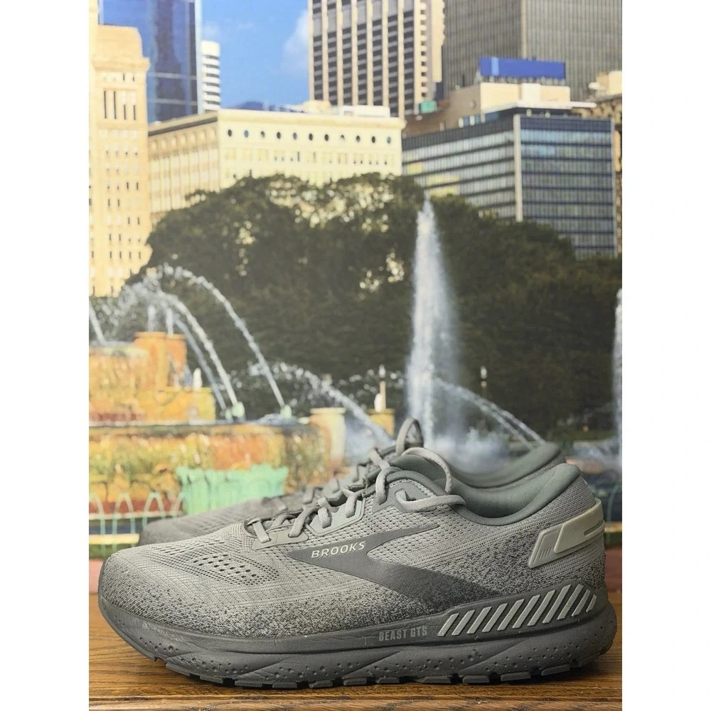 Brooks Beast GTS 24 Running Athletic Shoes Mens 13 D 1104251D069 Gray Mesh